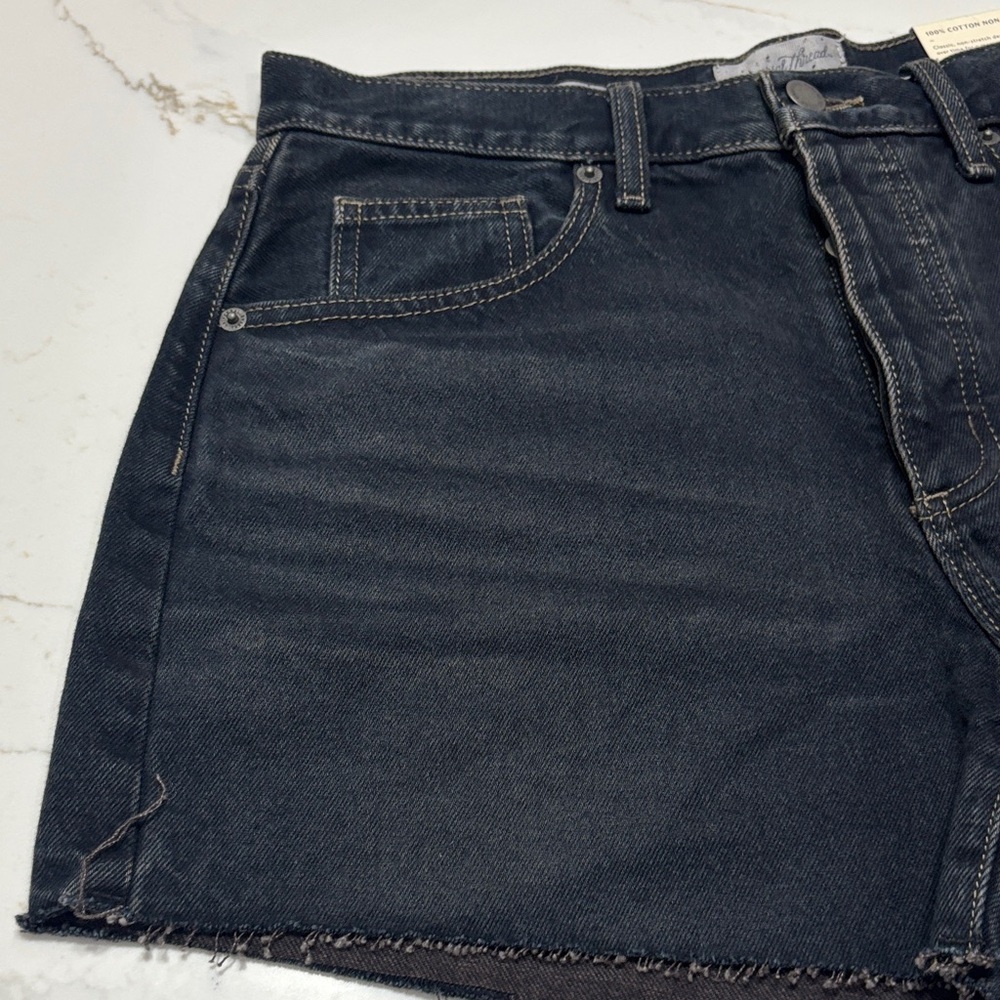Universal Thread Women’s Dark Blue Denim Jean Shorts 100% cotton - Picture 12 of 13